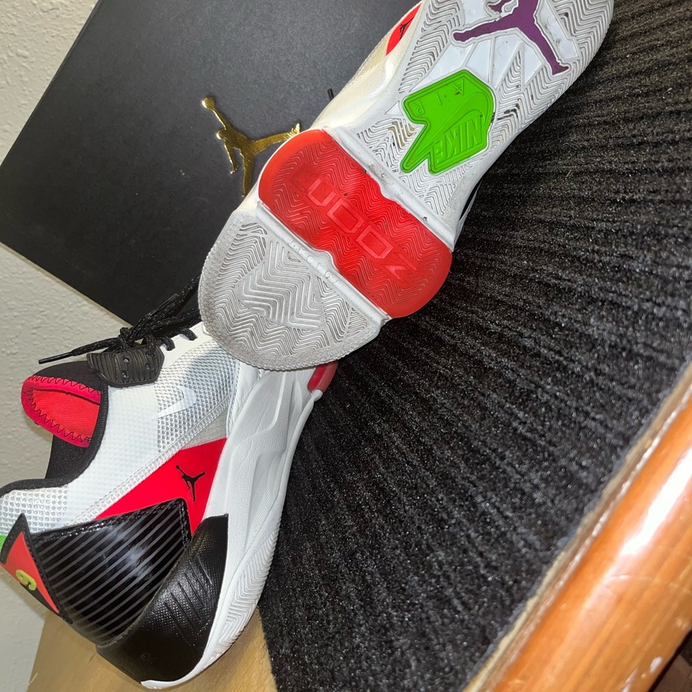 Jordan Zooms - Picture 2 of 6
